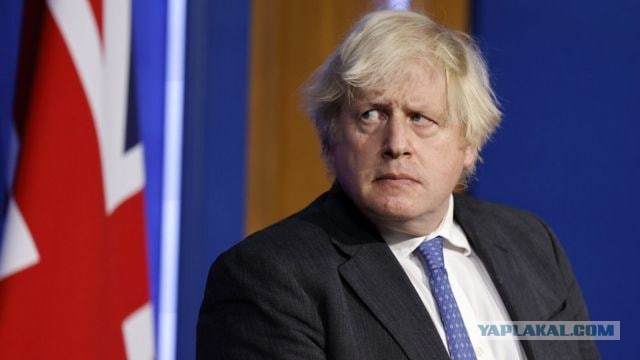 Российское минобороны: крейсер «Москва» затонул при буксировке — из-за повреждений корпуса в условиях шторма