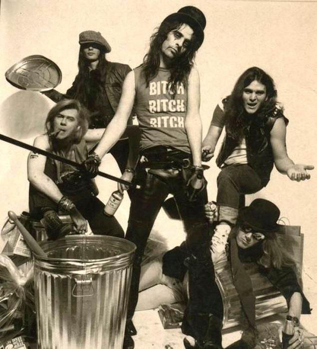 Музыка и музыканты:«Alice Cooper» и их хиты