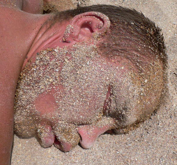 Как узнать русскую девушку на пляже?