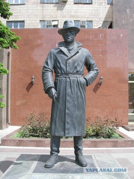 Необычные статуи мира