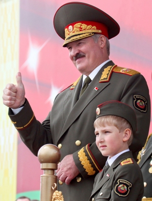 Рунет аплодирует Лукашенко