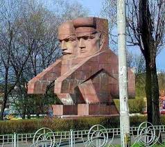Памятники, которые иначе воспринимаются народом
