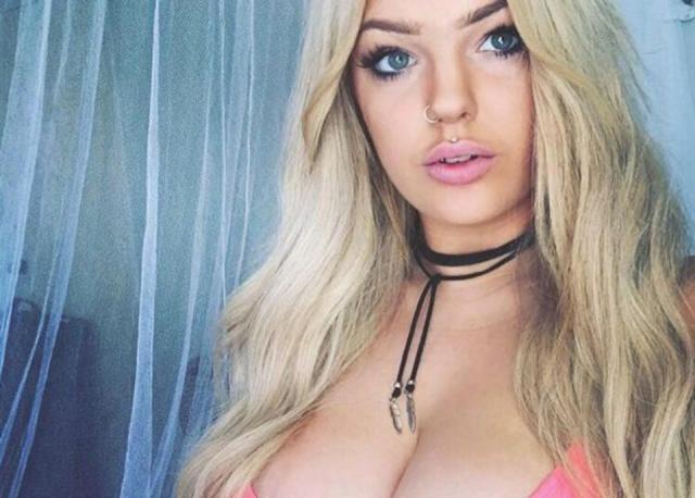20-летняя "дикарка" выставила попу на аукцион