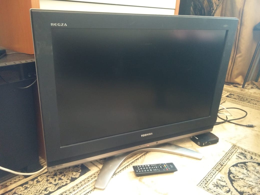Авито телевизоры б у москва купить. ЖК телевизор Toshiba 32wl55r. Toshiba ЖК телевизор 32 2013 года. Телевизор Тошиба 90х. Телевизоры Toshiba из девяностых.