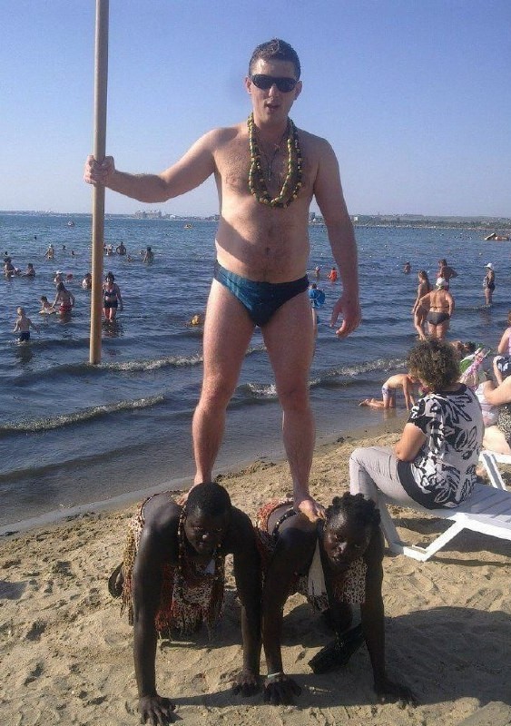 Где угодно только не на твоём пляже