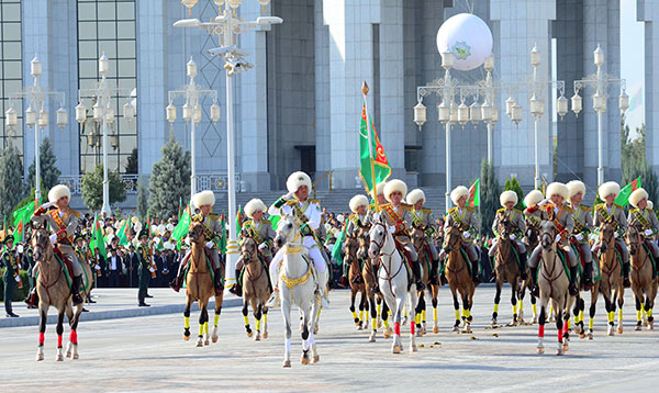 Сила и мощь Туркменской армии на страже мира и Туркменбаши