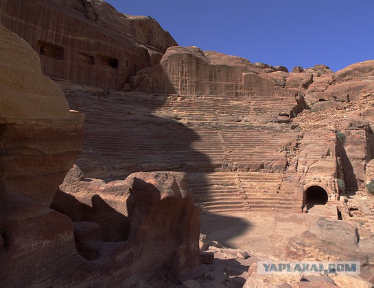 Иордания. Петра. Эль-Хазне. Новодел после приличного потопа