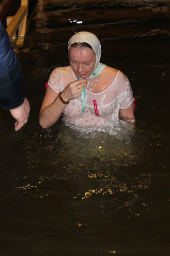 Крещенские барышни купаются