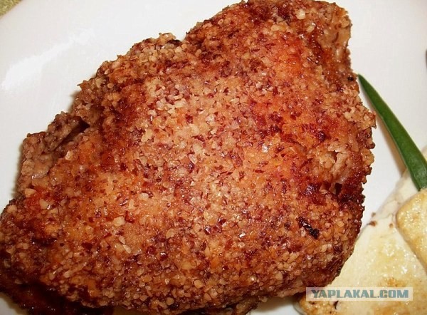 «Ишь грудь выпячила, бёдрами виляет, - Курица!», совместный пост  - Frau Marta и Mitsv