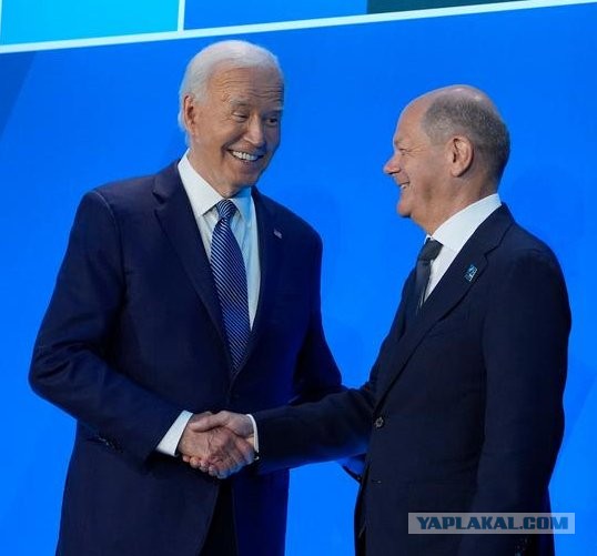 Когда дед уже не вывозит, но на районе появился любитель бабушек