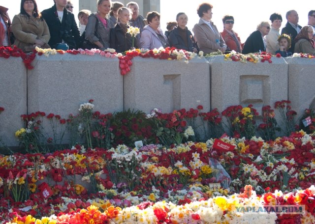 Латвия 2012: травля отмечающих 9 мая