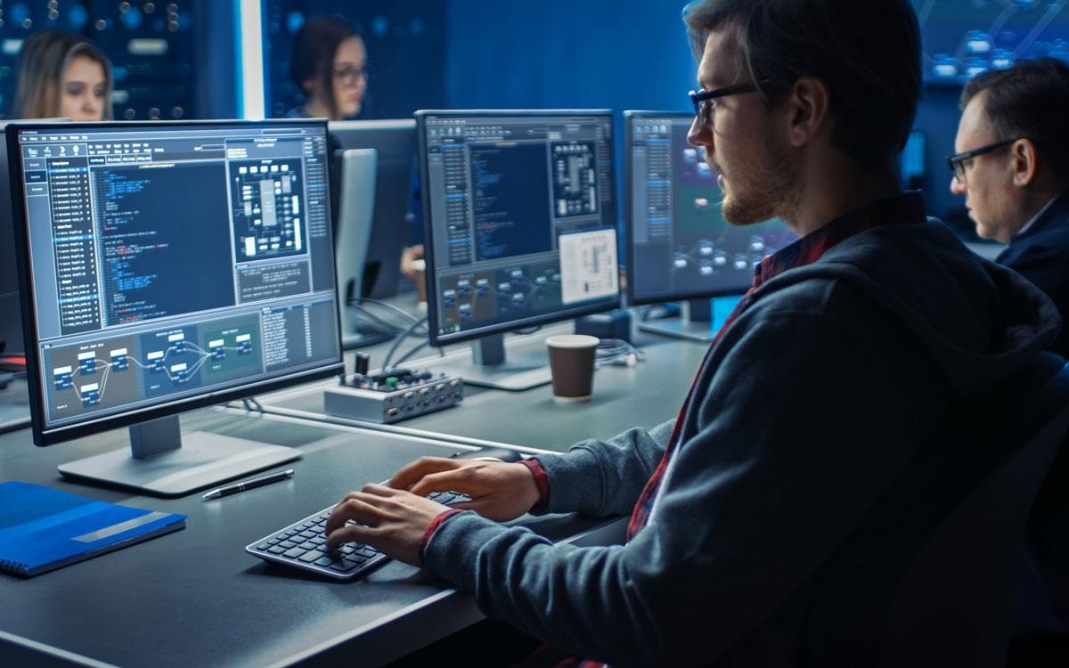 IT-компании начали приостанавливать проекты после совещания в Минцифры