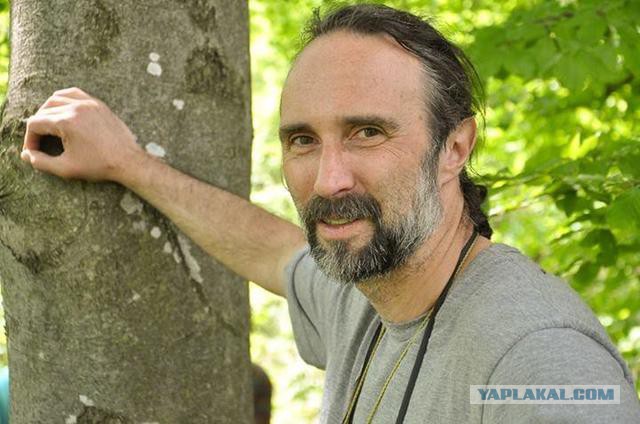 И свет во тьме светит, и тьма не объяла его