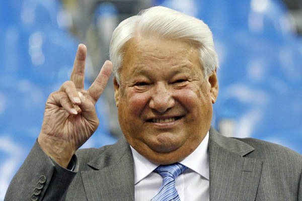 Медведев предлагает учиться жить бедно.