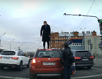 Накрыло дуру.... Испортила машину!