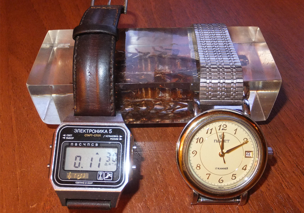 Часы pro 80. Часы электроника 80. Seiko электронные часы 80-е годы.