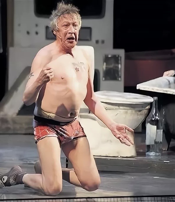 В жизни каждого человека наступает момент неловкого разговора с родителями