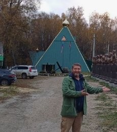 Дачу в форме пирамиды построили в Ленинградской области