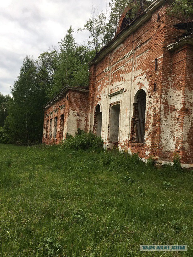 Заброшенная церковь в Мещерских лесах