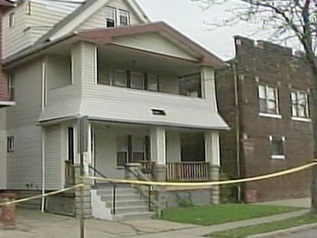10 домов ужасов, которые так беспокоили соседей, что их снесли