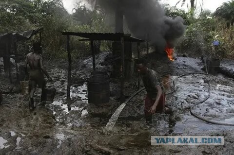 Уникальный индонезийский опыт нефтедобычи вручную...