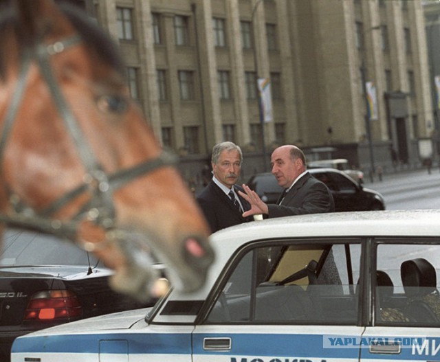 Погромы в центре Москвы во время ЧМ-2002. Почему жгли машины и били милицию?