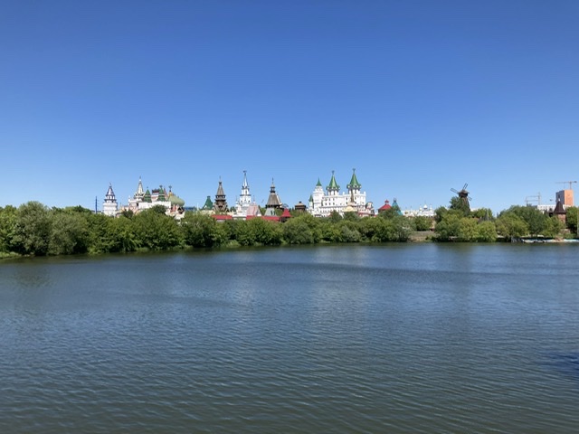 Мужик строил дом 12 лет... А дом забрала жена