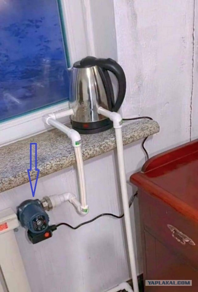 Ну ё-маё, насос распайкой вниз нельзя!