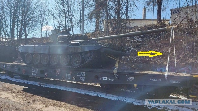 Чехия отправила на Украину эшелон с танками Т-72М1 и БМП