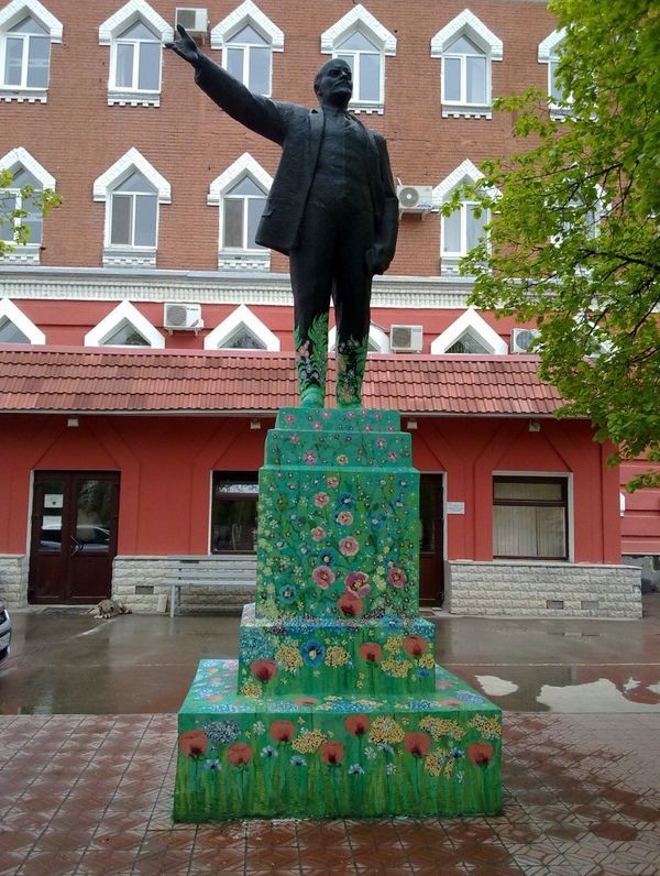 Ленин разный