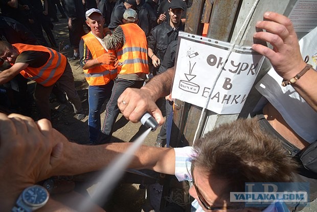 Киевляне отстояли сквер на Березняках