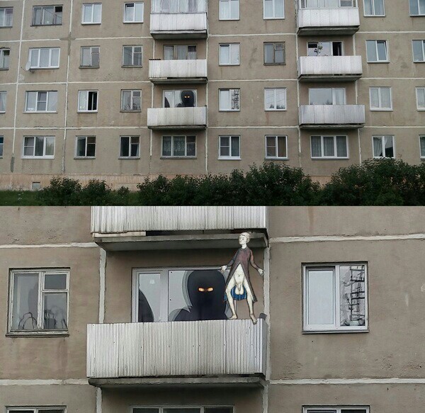 Это всего лишь тень от "тарелок" на крыше и включенная люстра в квартире