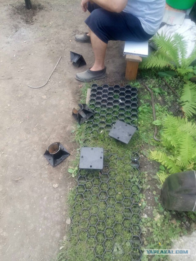 Беседка на даче май 2019