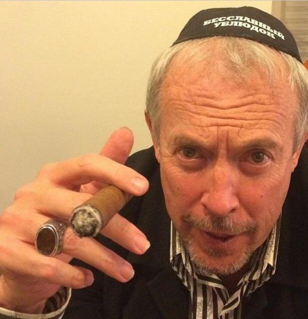 Макаревич заявил, что ему не нужен парад Победы