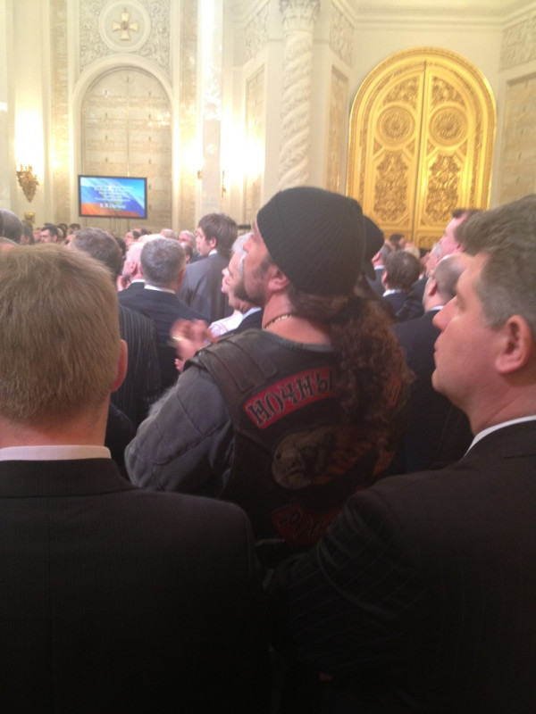 Встретились два байкера