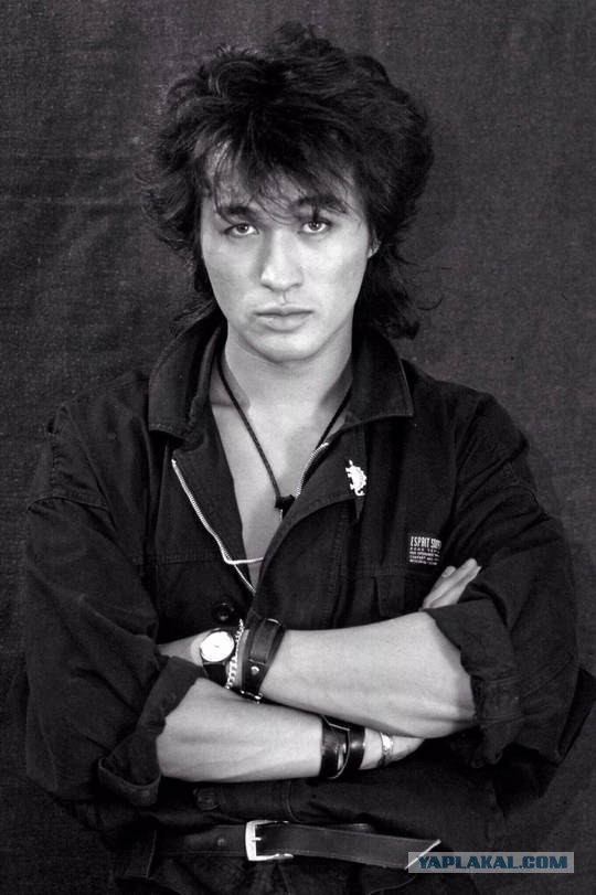 Путин присвоил звание народного артиста РФ певице Аните Цой
