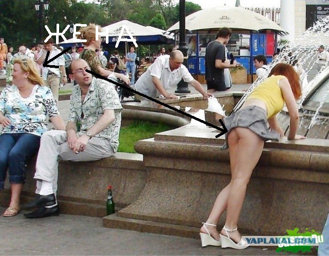 Летние девушки в мини юбках и не только