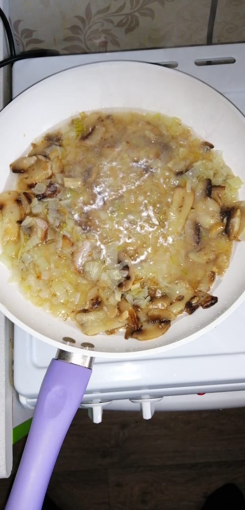 Грибной суп с гренками