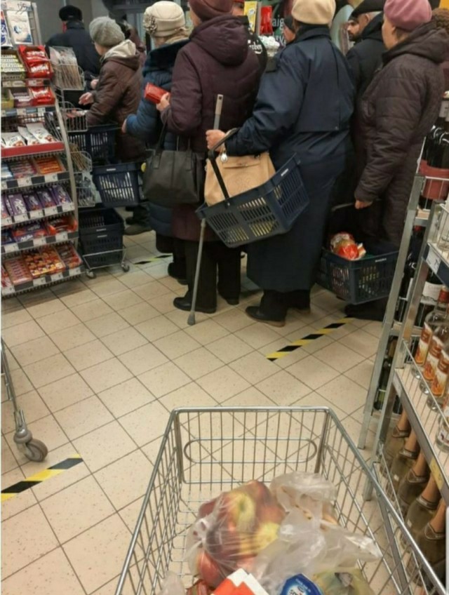 Народ, хватит дышать мне в спину!