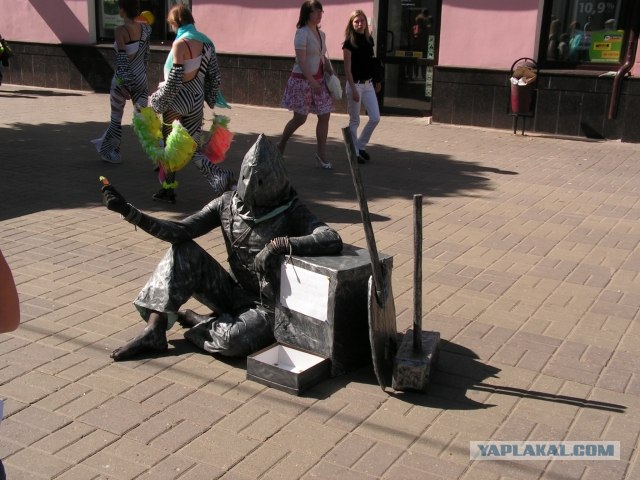 Живые статуи и скульптуры в Мадриде