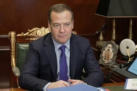 Медведева опять накрыло