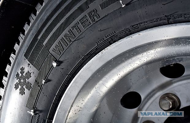 Австралийские автопоезда отдыхают: тягач рельсовоз