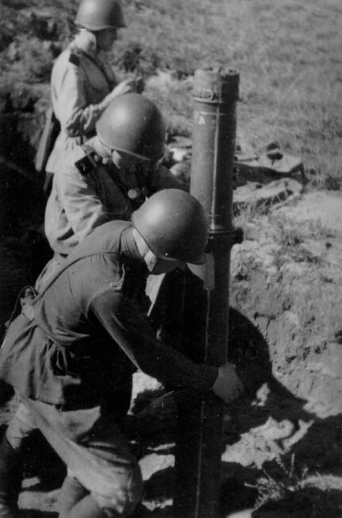 Фотографии из окопа 1942-1945г. Война глазами солдата через камеру "Лейка".