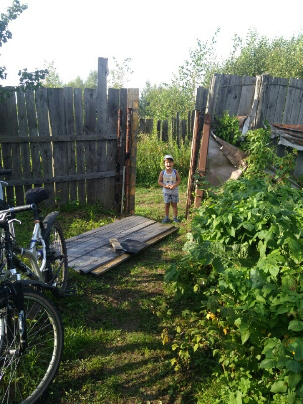 Фото, которые объясняют, почему детей дома одних оставлять нельзя