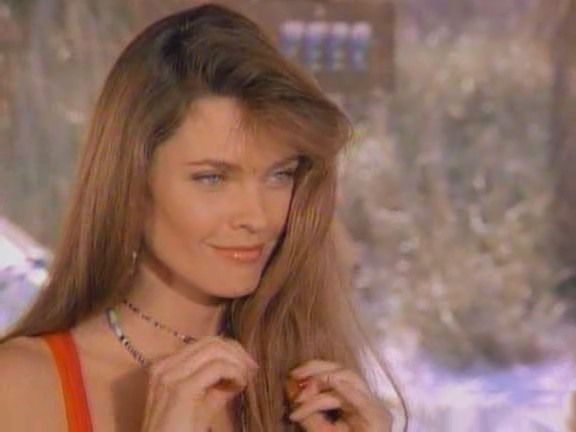 20 самых сексапильно одетых киногероинь