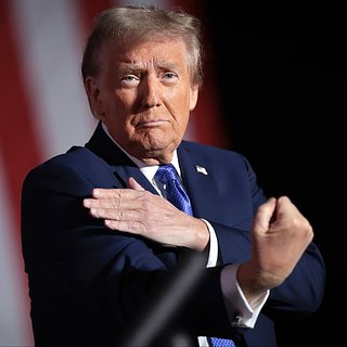 Президент США Дональд Трамп обратился к американцам и предупредил их о трудных временах