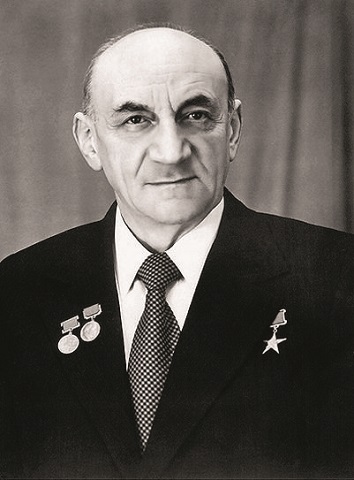 Берия. Глазами ученых