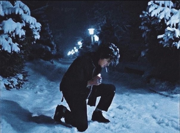 У стены Цоя на Арбате мужчина с ножом напал на двух прохожих