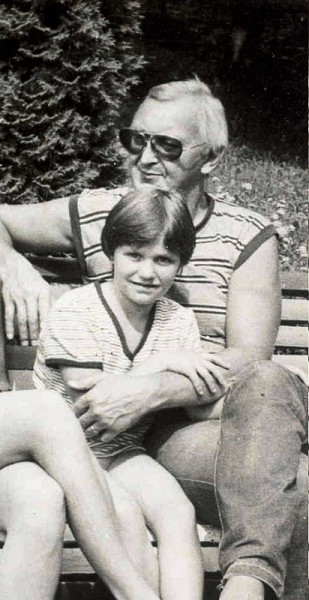 Год одна тысяча девятьсот восьмидесятыый