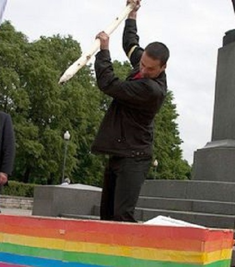 Каратель свидомит из гей-клуба